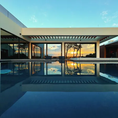Beautiful Sun Ray Villa