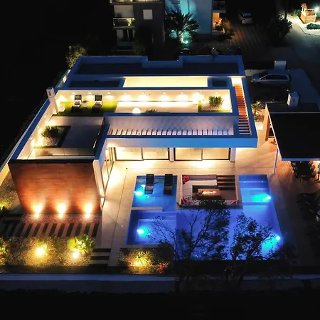 Beautiful Sun Ray Villa *